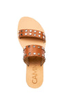 sandalias planas color canela con estoperoles Cammina
