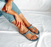 Sandalias planas color azul jeans Cammina