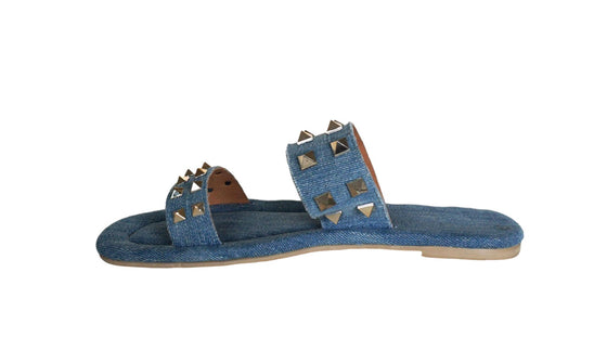 sandalias planas color azul mezclilla con estoperoles Cammina